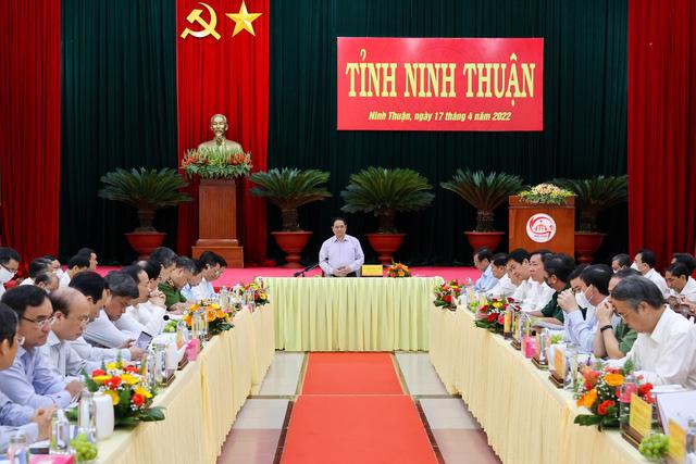 Thủ tướng lưu ý một số nhiệm vụ để Ninh Thuận phát triển nhanh và bền vững