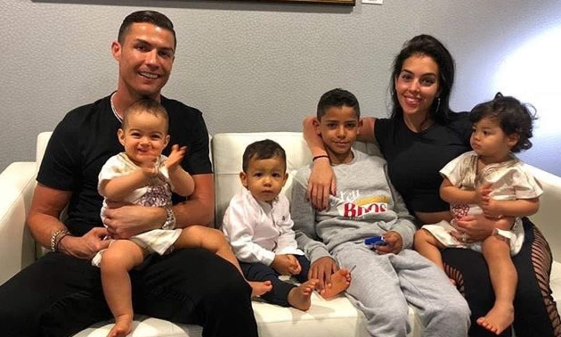 Thế giới thể thao chia buồn với Ronaldo