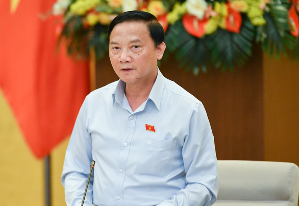 'Nhân viên y tế chạy từ công sang tư vẫn đóng góp cho đất nước, có chạy sang Tây đâu mà sợ'