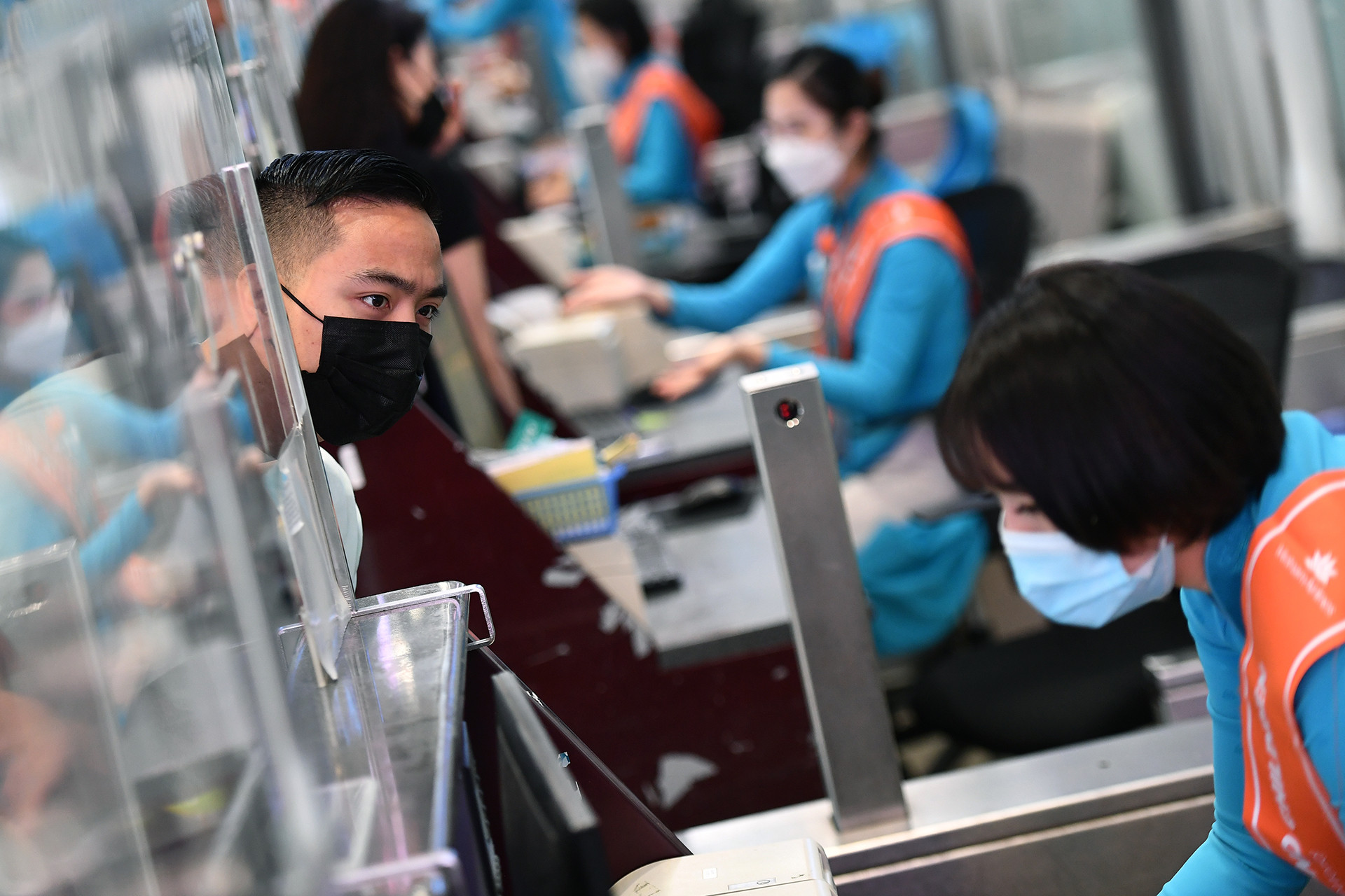Những lưu ý khi sử dụng tài khoản VNeID đi máy bay