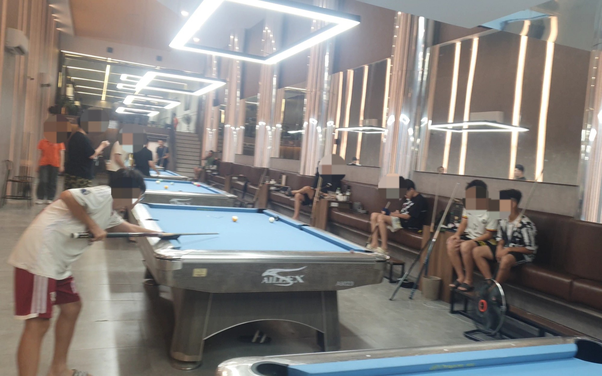 Vi phạm PCCC siêu thị điện máy HC ở Hà Nội vẫn ngang nhiên mở cửa đón khách