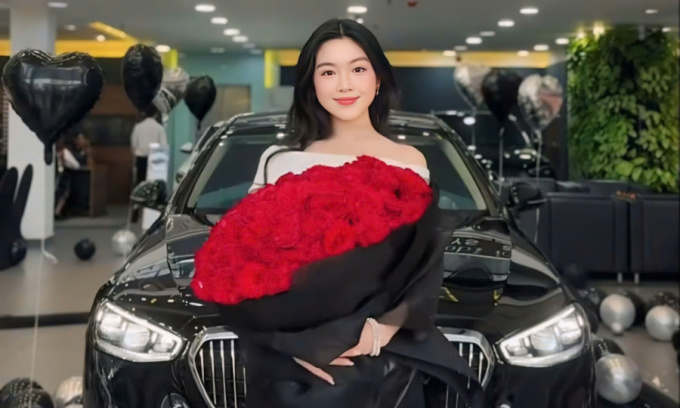 Con gái Quyền Linh kiếm được bao nhiêu tiền để mua xe 9 tỷ đồng?
