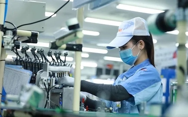 'Cơn lốc' thuế quan từ Mỹ: Việt Nam làm gì để giữ chân doanh nghiệp FDI?
